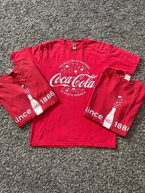 Men’s Coca Cola Red Graphic Logo Tee Bundle (M)